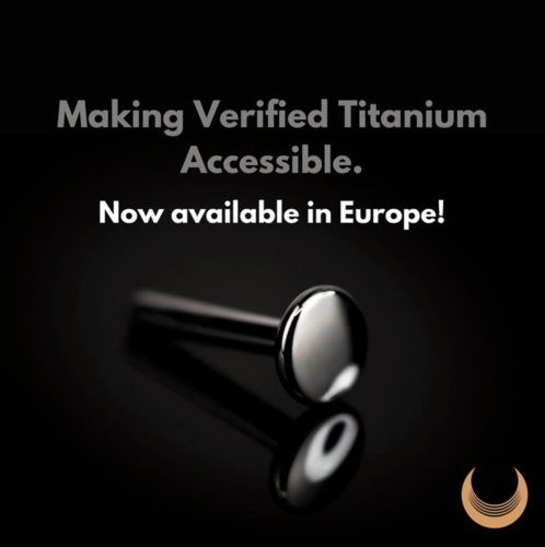 Threadless Titanium Labrets now available in Europe!
