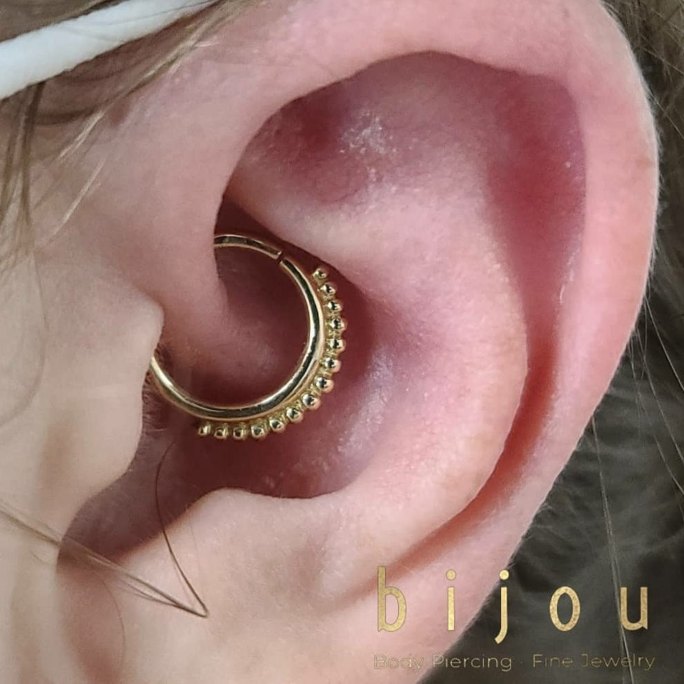 Gold Beaded Seam Ring (16G)