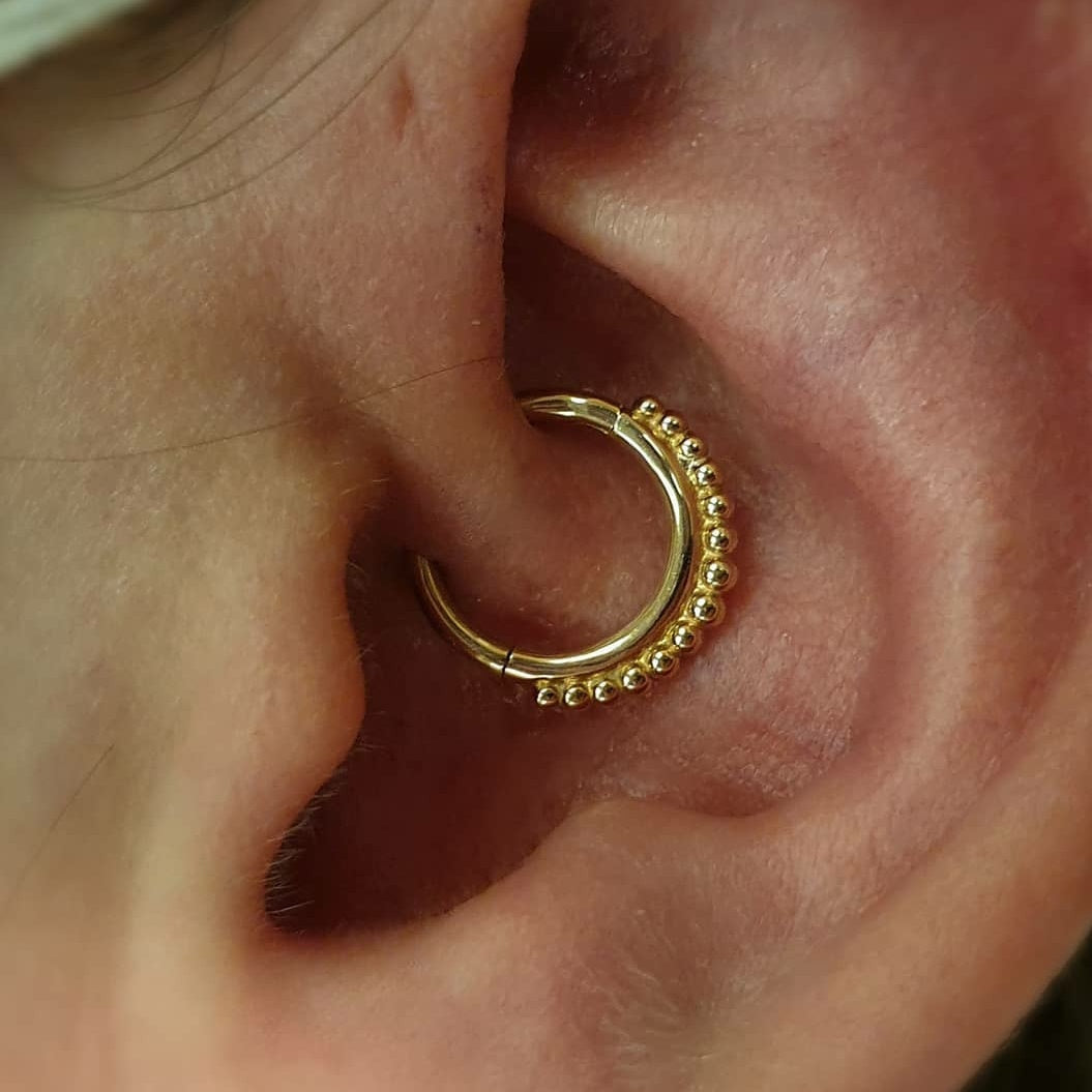 Gold Beaded Seam Ring (16G)